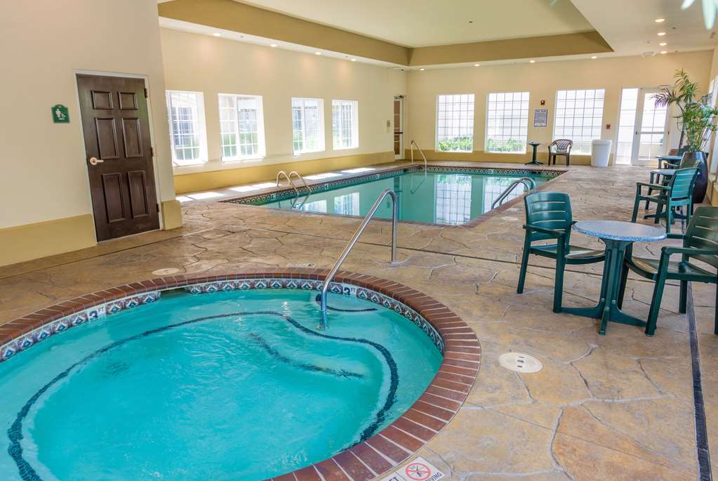 La Quinta Inn & Suites by Wyndham Bentonville - photo 7