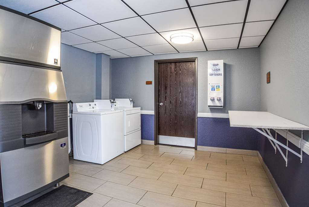 AmericInn by Wyndham Plover Stevens Point - photo 35