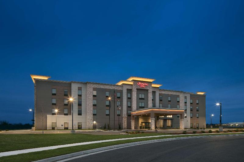 Hampton Inn Wichita Northwest - photo 13
