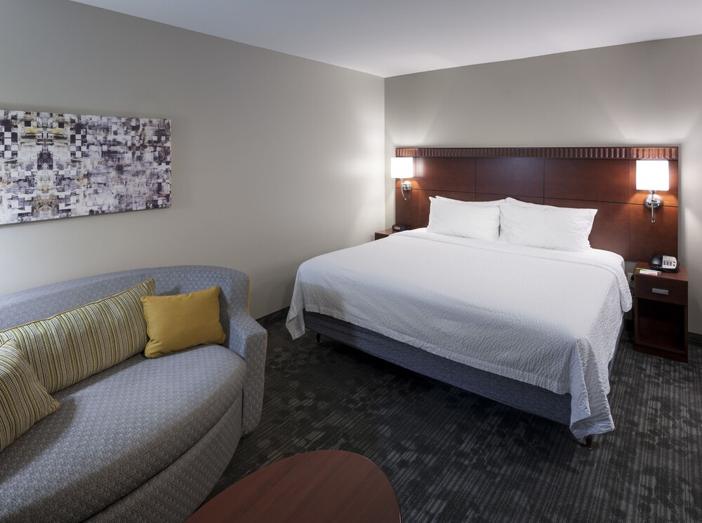 Courtyard by Marriott Brownsville - photo 9