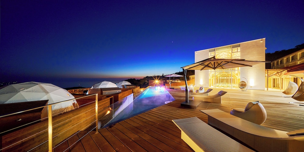 Glamping Resort Glanso Nagasaki — 4-Star Luxury Hotel in Nagasaki, Japan