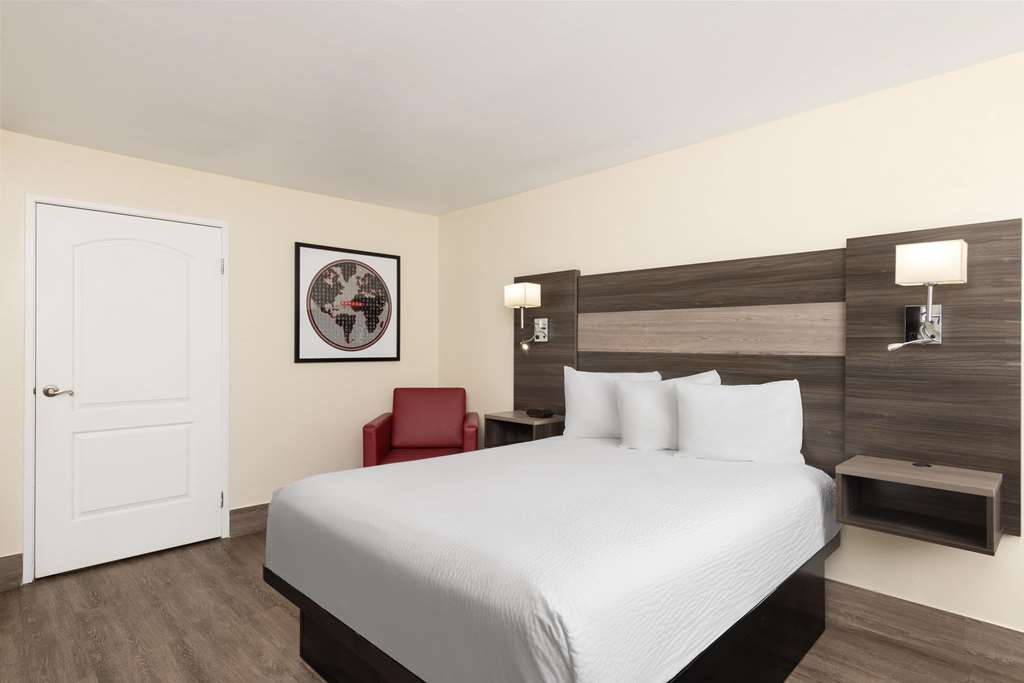 Ramada by Wyndham Kingman - photo 23