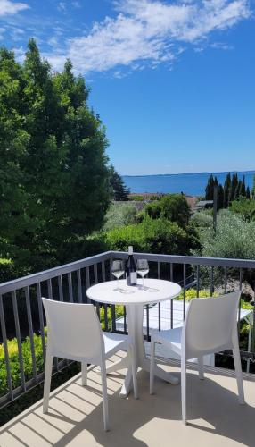 Casa Piero Lake View and Free Parking — 4-Star Luxury Hotel in Garda, Italy