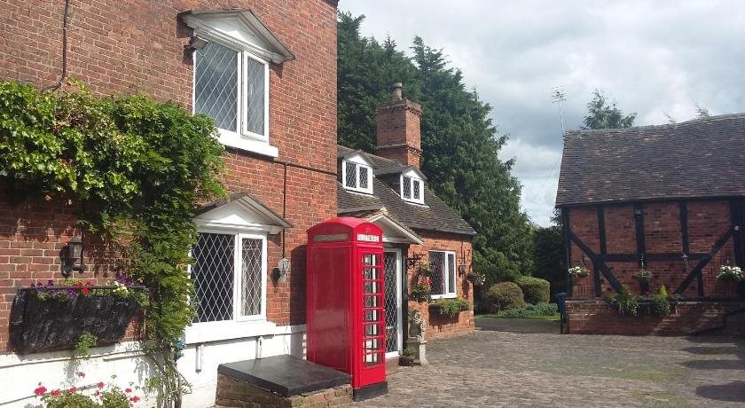 Featherstone Farm Hotel in Wolverhampton, United Kingdom