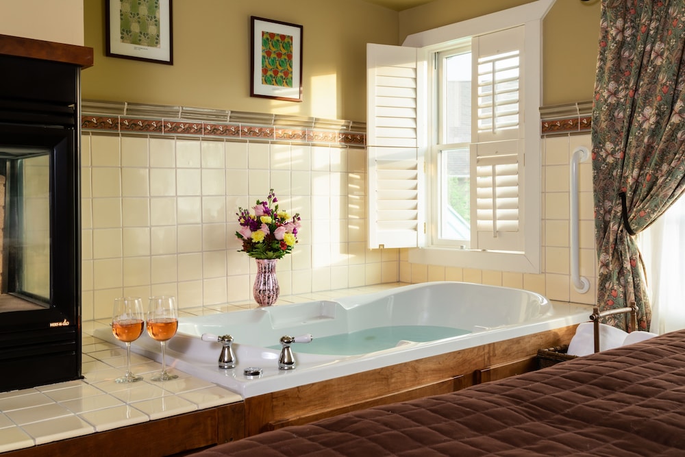Lake Pointe Inn - photo 28