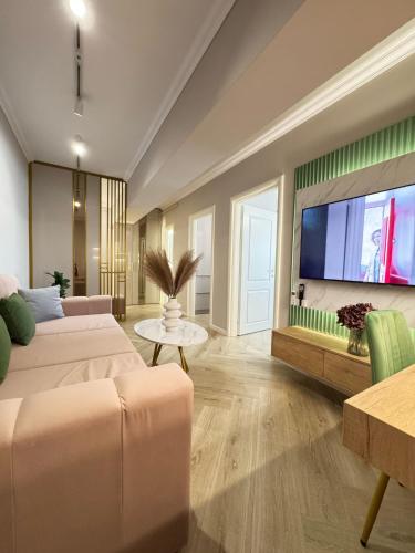 Modern & Glam Apartments Evergreen Towers Underground Parking in Iasi, Romania