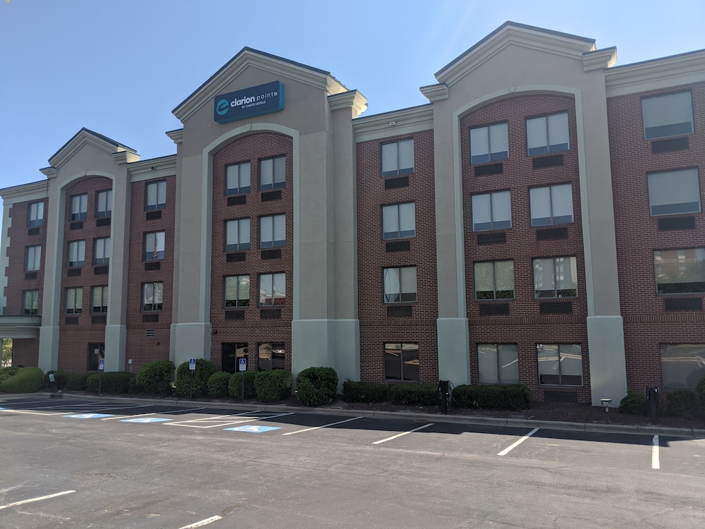 Clarion Pointe Greensboro Airport - photo 50