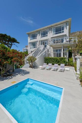 Room with a view for two in Sunny Cove