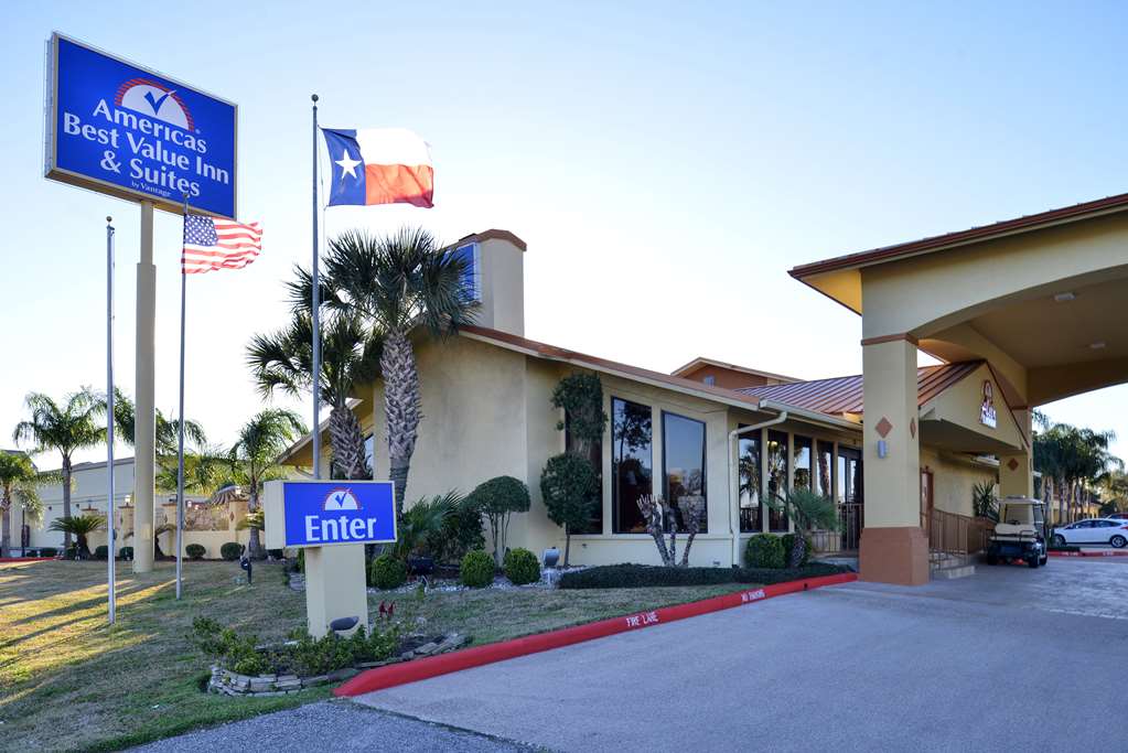 Americas Best Value Inn & Suites Alvin Houston - photo 2