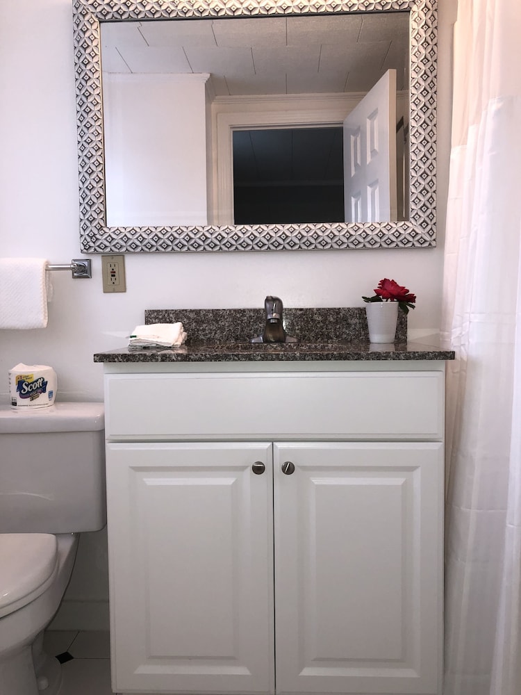 Hyannis Inn - photo 39