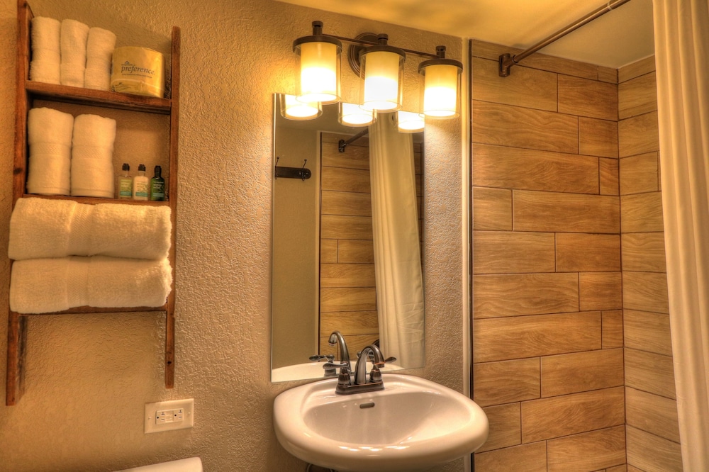 River Edge Inn - photo 46
