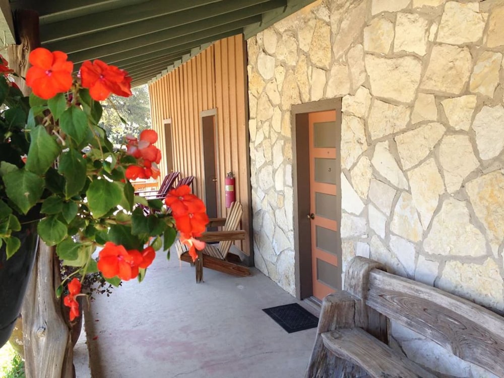 The Leakey Inn by CMD - photo 103