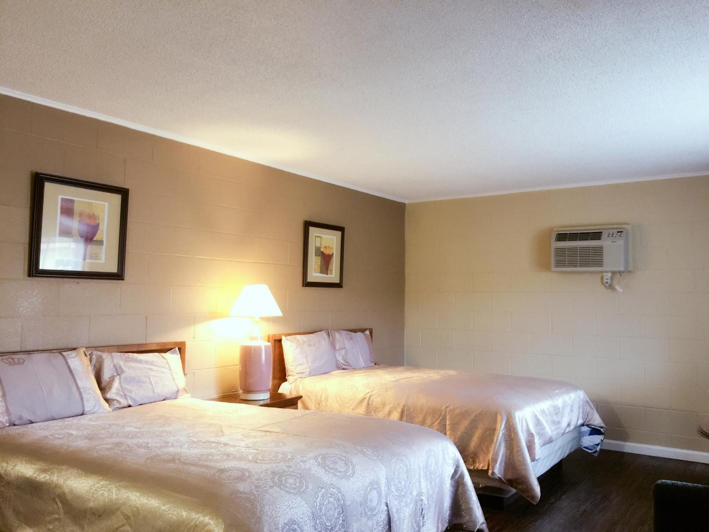 Royal Inn and Suites - photo 8