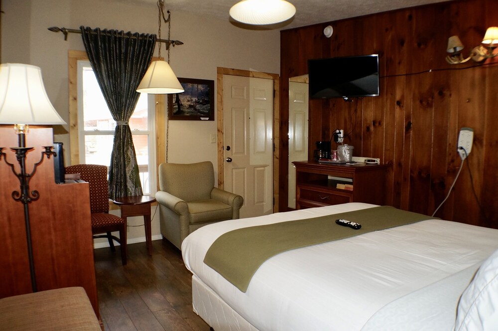 CedarWood Inn - photo 62