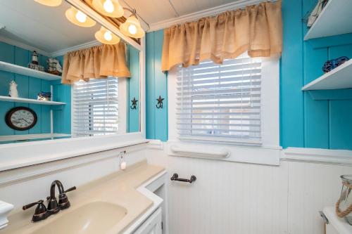 Heather Leigh by Oak Island Accommodations - photo 13