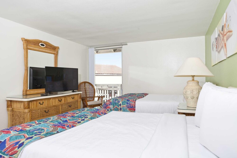 Bahia Mar Solare Tower 6th floor Oceanview Condo 3bd 3ba w Pools - photo 15