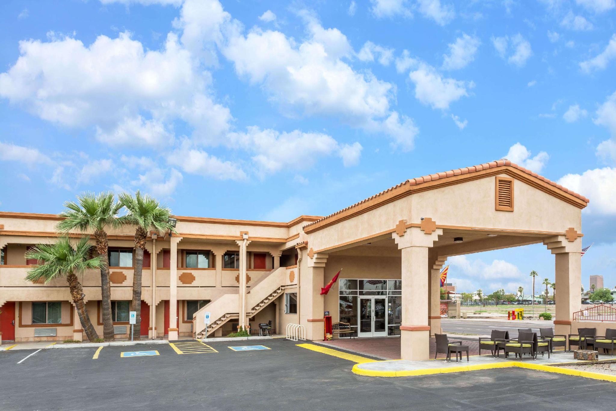 Super 8 by Wyndham Phoenix Downtown - photo 13