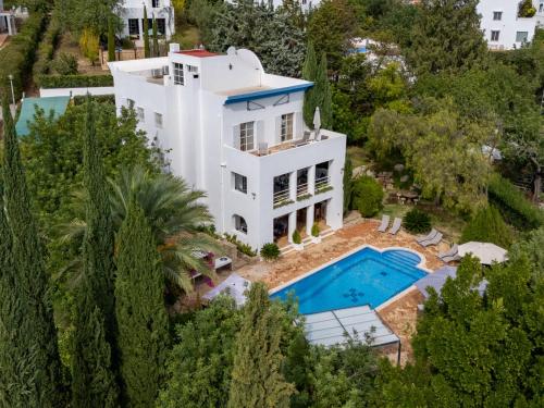Villa Jacaranda Pool Sea View & Mature Garden — 4-Star Luxury Hotel in Tavira, Portugal