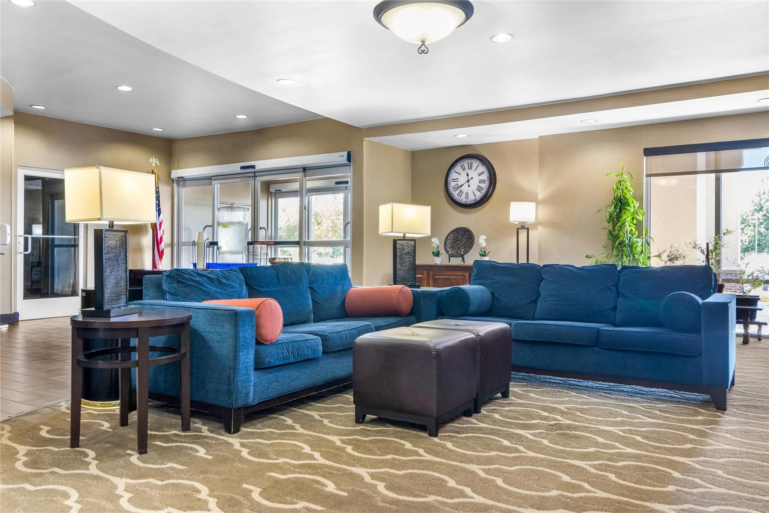 Comfort Suites Mount Vernon - photo 8