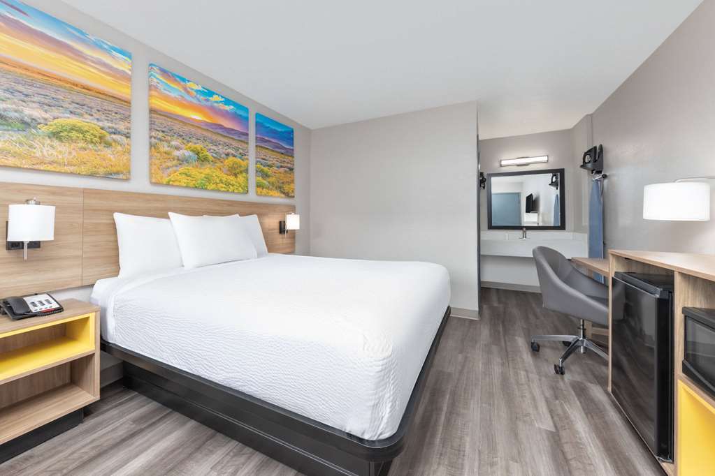 Days Inn by Wyndham Wichita Falls - photo 18