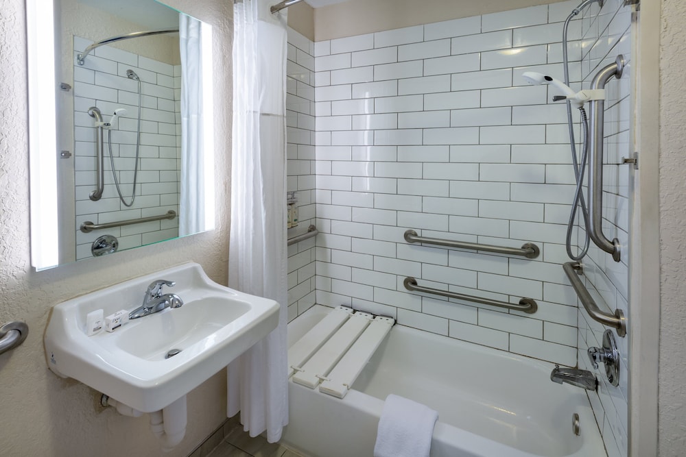 Candlewood Suites Chesapeake by IHG - photo 12