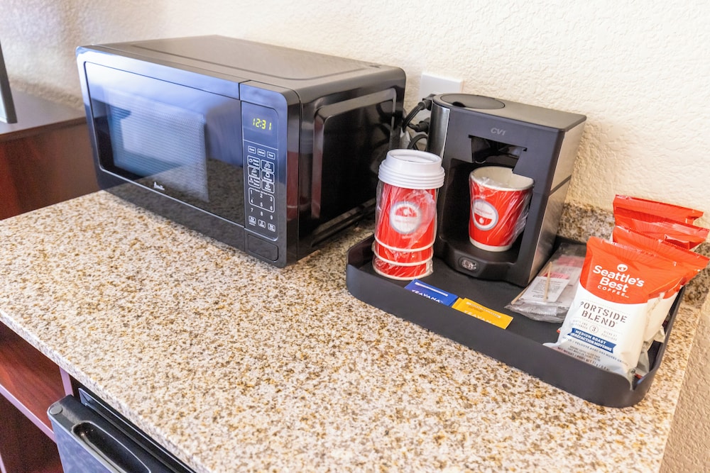 Cobblestone Inn & Suites Winters - photo 40