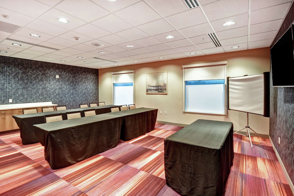 Home2 Suites by Hilton Springfield North - photo 33