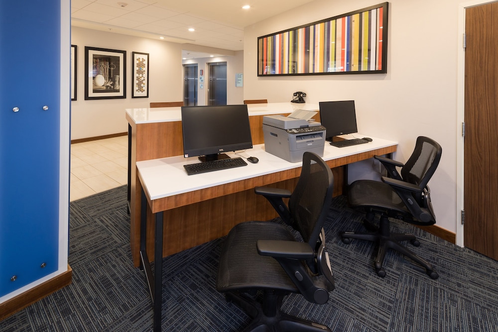 Holiday Inn Express & Suites Auburn - photo 18