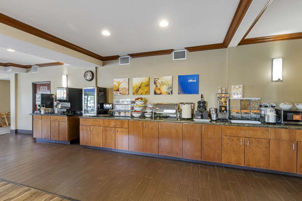 Comfort Inn & Suites Gillette near Campbell Medical Center - photo 44