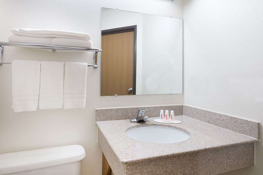 Super 8 by Wyndham Morgantown - photo 9