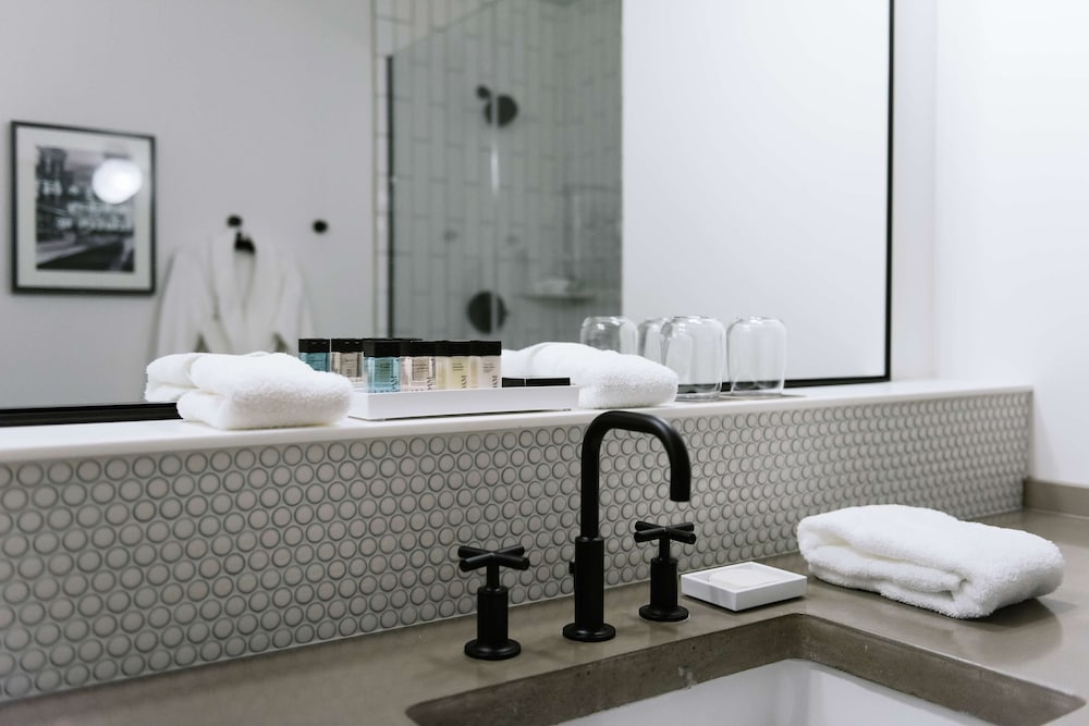 Hotel Covington Cincinnati Riverfront - photo 72