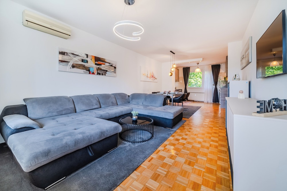 The Green Corner Apartment With Balcony — 4-Star Luxury Hotel in Zagreb, Croatia