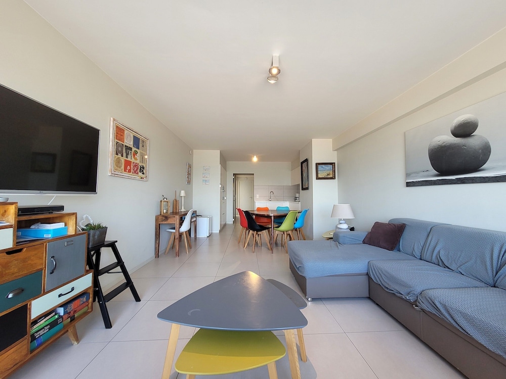 Apartment in Nieuwpoort with Stunning Sea Views — 4-Star Luxury Hotel in Middelkerke, Belgium