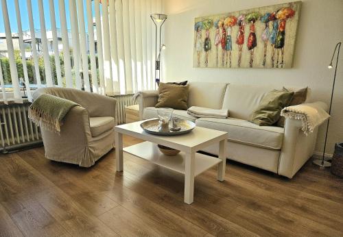 Seeschlösschen Whg 6 nur wenige Schritte zum Strand — 4-Star Luxury Hotel in Gromitz, Germany