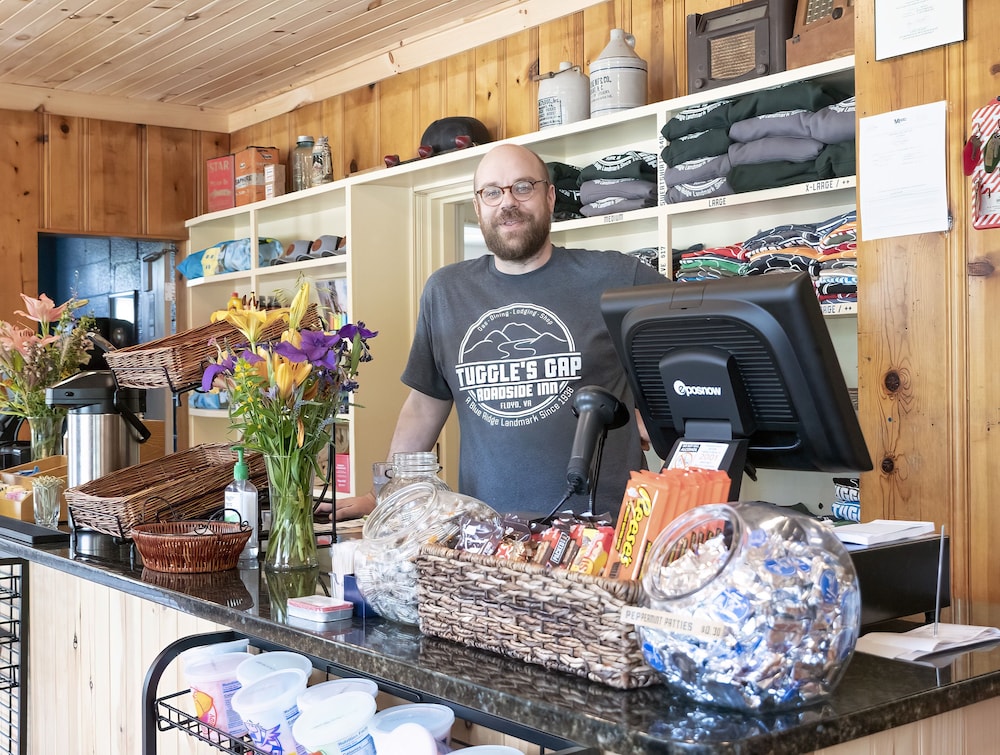 Tuggle's Gap Roadside Inn Blue Ridge Parkway - photo 3