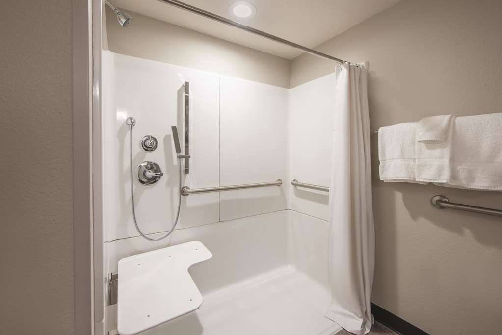 La Quinta Inn & Suites by Wyndham Effingham - photo 14