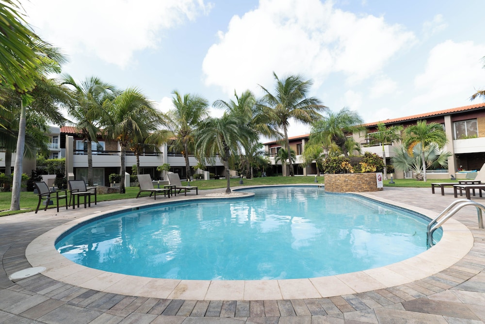 Eagle Beach luxury house walking distance to the beach — 4-Star Luxury Hotel in Oranjestad, Aruba