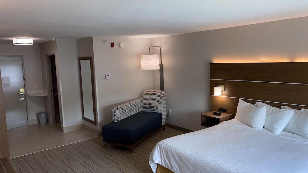 Holiday Inn Express Hotel & Suites Weston by IHG - photo 14