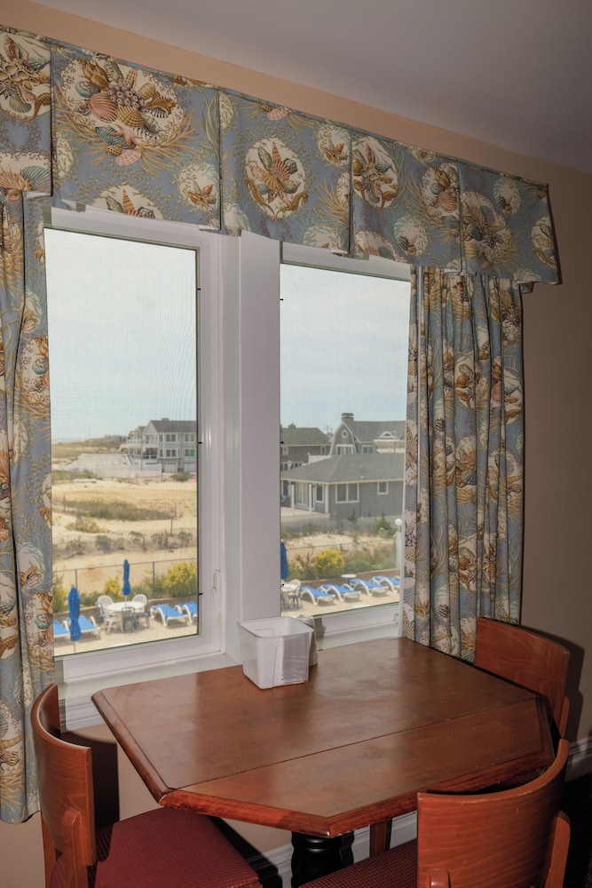 The White Sands Oceanfront Resort & Spa - photo 35