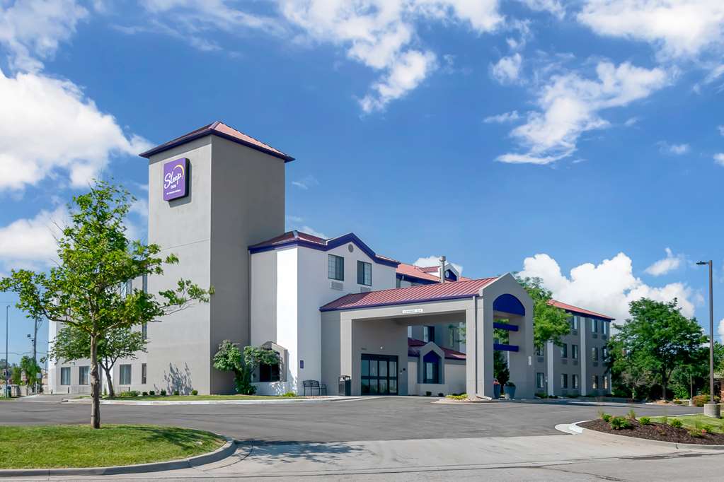 Sleep Inn Olathe Kansas City - carbon neutral hotel in Olathe