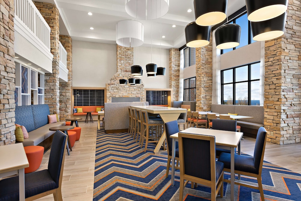 Hampton Inn & Suites by Hilton Petoskey - photo 66