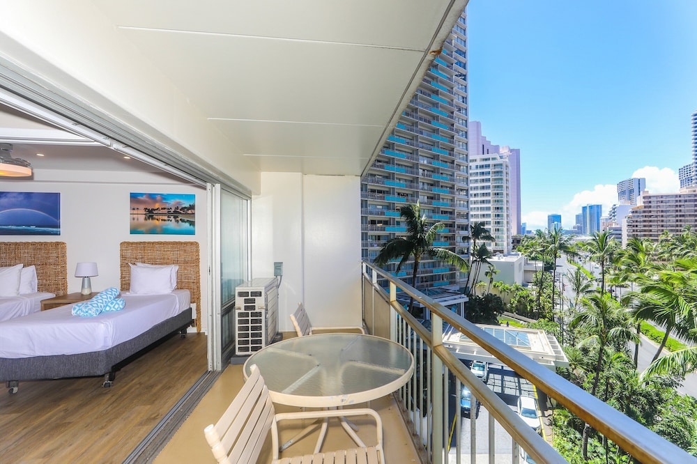 Fully Furnished Ilikai Tower 525 Condo With Free Wifi Near Best Waikiki Beaches by RedAwning - photo 32
