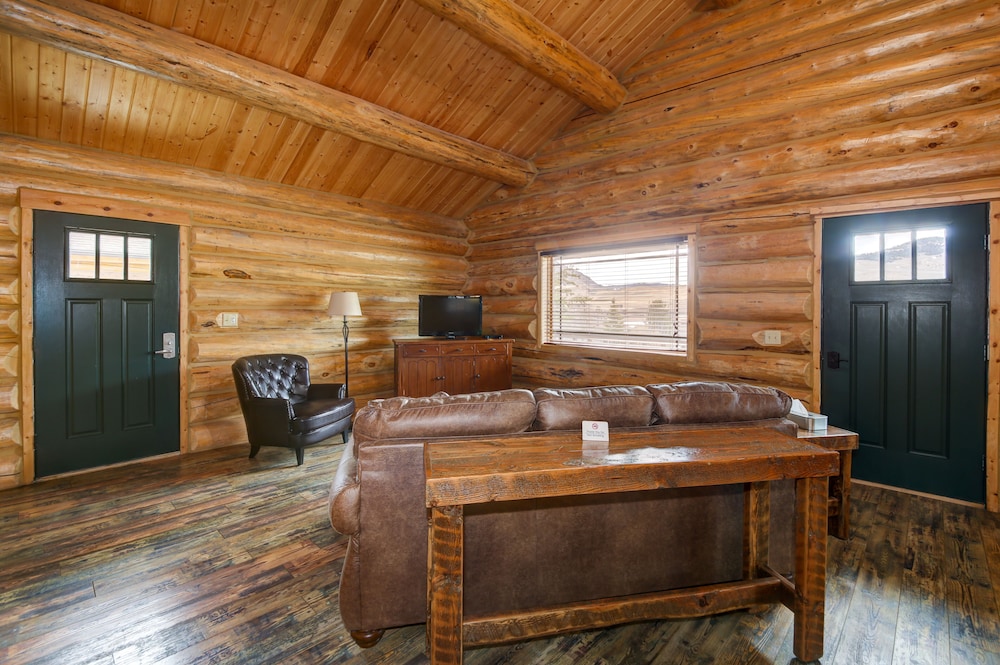 The Roosevelt Hotel Yellowstone - photo 15