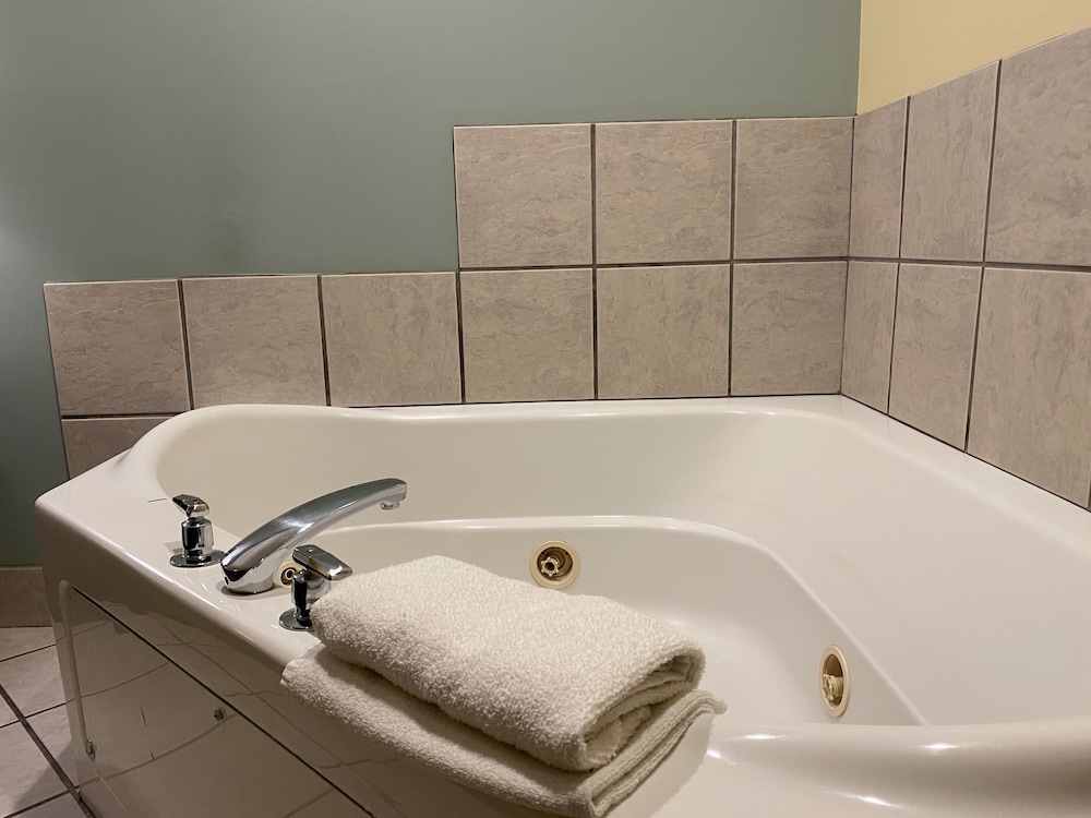 Knights Inn & Suites Dublin - photo 23