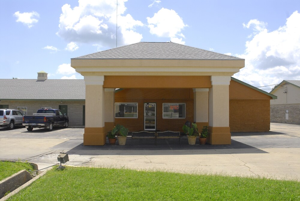 America’s Best Inns & Suites in Emporia, United States