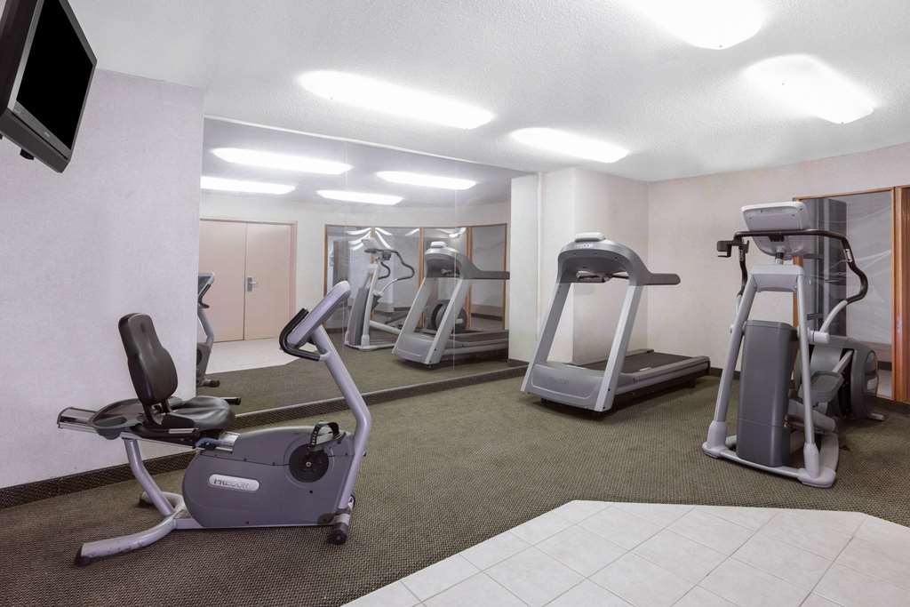 Days Inn by Wyndham Raleigh Glenwood Crabtree - photo 9