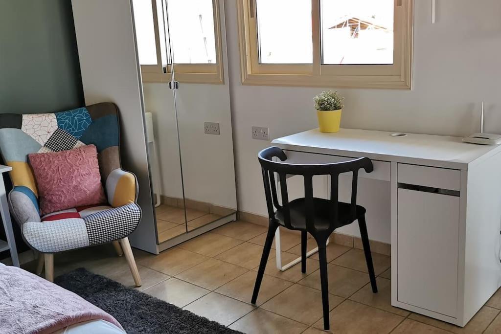 Pretty and quiet studio with wifi and parking