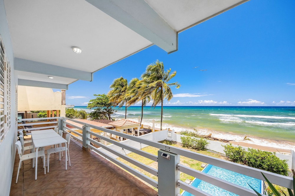 Golf Course Access Balcony Infinity Pool in Aguada, Puerto Rico