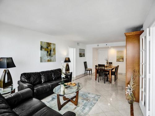 Perfect Ocean View Condo Beach Service 1109 — 4-Star Luxury Hotel in Miami Beach, United States