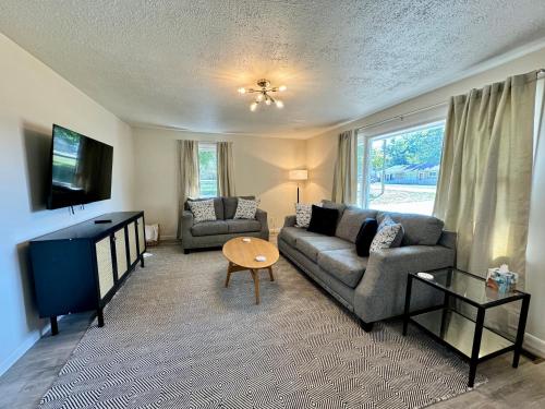 Idle Springs — 4-Star Luxury Hotel in Marion, United States
